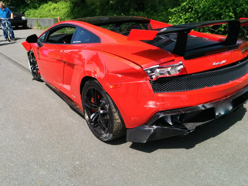 Illustration for article titled Lamborghini Crashes On Race Track For Once, Not On Roads